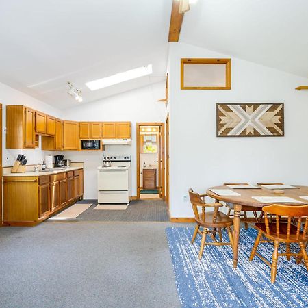 River Access Cabin With Hot Tub, Fire Pit, & Wifi! Morton Grove Esterno foto