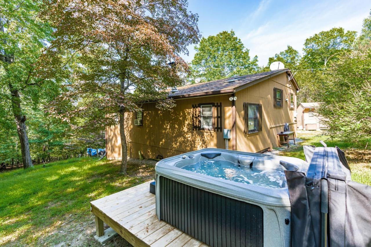 River Access Cabin With Hot Tub, Fire Pit, & Wifi! Morton Grove Esterno foto